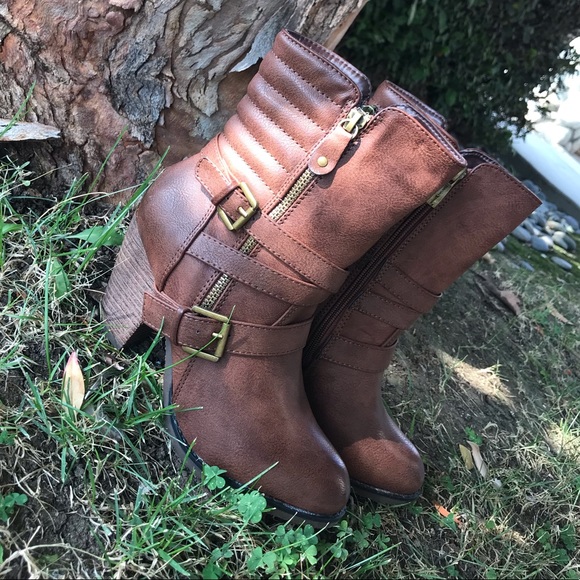 Brown distress vegan leather chunky heel boots✨ - Picture 6 of 9